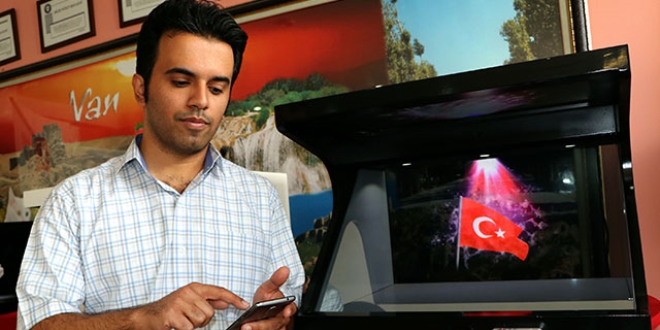 3 boyutlu hologram cihazı üretti, ihraç etmek istiyor