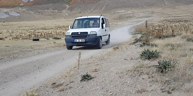 Araçlar kendiliğinden rampa yukarı çıkıyor