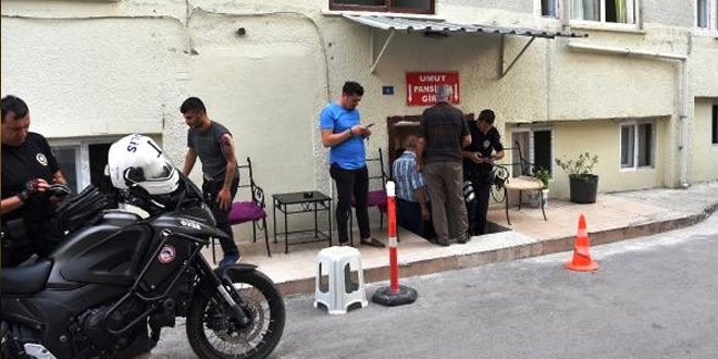 İşe aldığı kişi, aynı gün parasını gesbetti