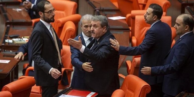 Destici, kendisine sz vermeyen HDP'li Sancar'a sert kt