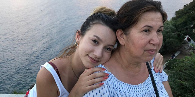 Kader Buse'nin annesinden y�rek burkan payla��m