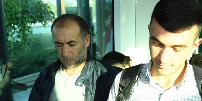 Büyükşehir'den tramvayda kitap sürprizi