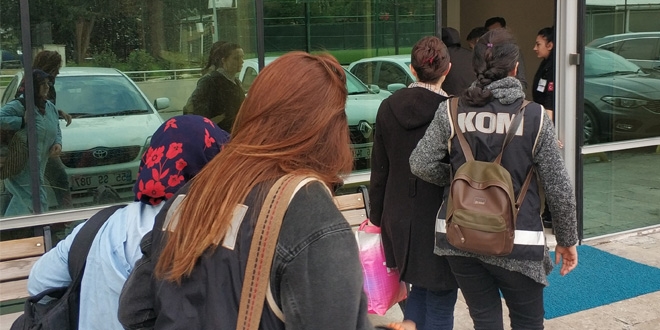 Samsun'da FET�'den 3 kad�na adli kontrol