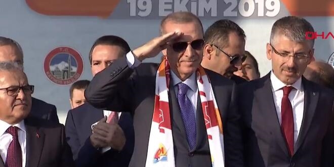 Cumhurbaşkanı Erdoğan'dan asker selamı