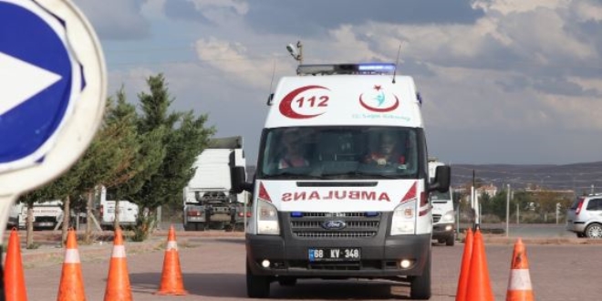 Aksaray'da ambulans srcleri parkurun tozunu attrd