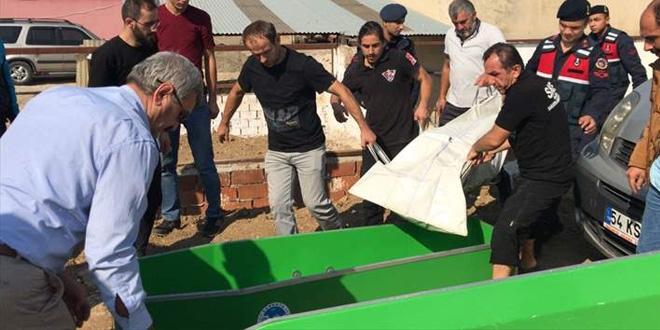 Sakarya'da nehre düşen iki kişi öldü
