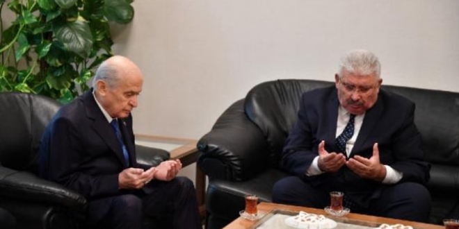 Bakan Akar'dan MHP'li Yalçın'a taziye ziyareti