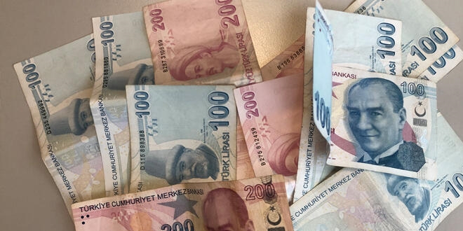 Herkes merakla bekliyordu! Talihli parasını teslim aldı