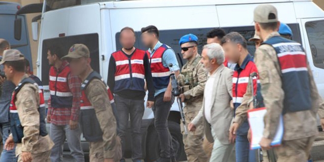 Valilik açıkladı: Belediye Başkanına kelepçe takılmadı