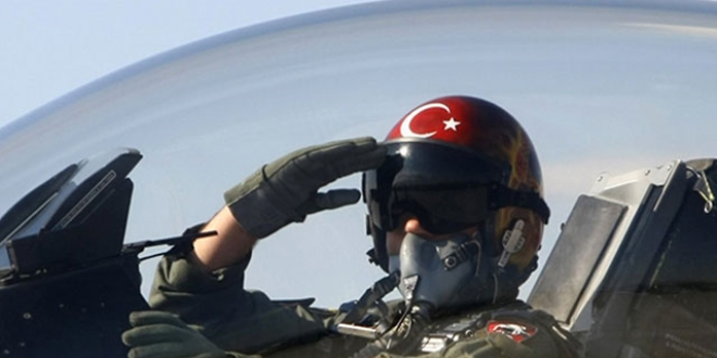 Pilotlar hem havayolunda hem F-16'da u�abilecek