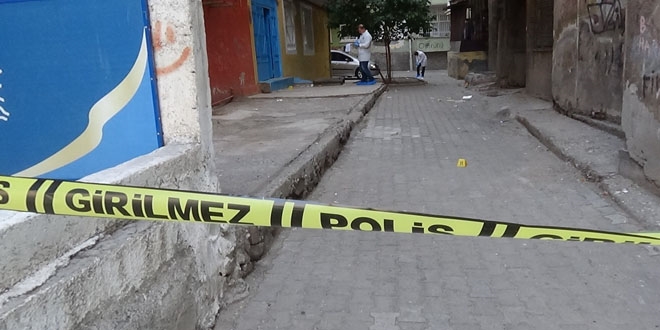 Lise öğrencilerinin laf atma kavgası kanlı bitti: 1'i ağır 2 yaralı