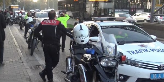 Bursa'da Yunus ekipleri kaza yaptı: 2 yaralı