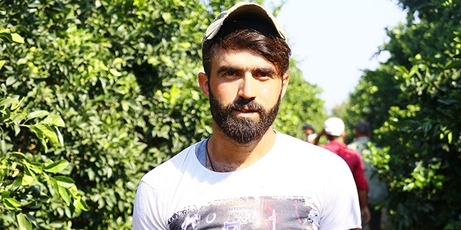 Felsefe öğretmenliği okudu, tarım işçisi oldu