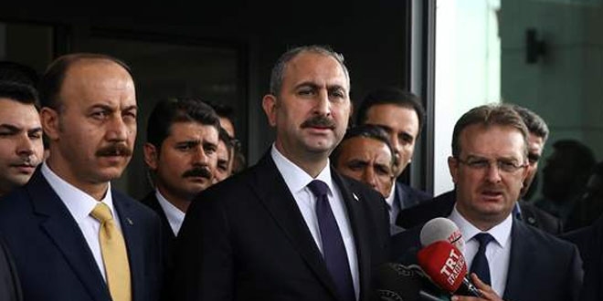 Bakan Gül: Mazlum Kobani için kırmızı bülten çıkarıldı