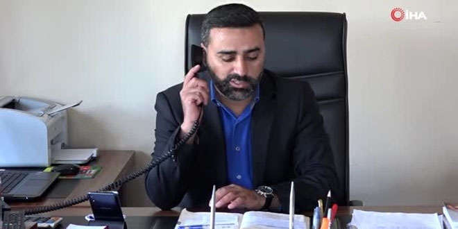 Belediye Başkanı, makam aracı yerine bisiklet kullanıyor