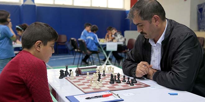 11 yaşındaki Muhammed, 42 yaşındaki rakibiyle yarıştı