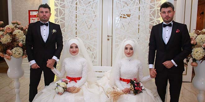 Bu düğünde gelinler de damatlar da ikiz