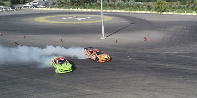 Bu kez 'kurallara uygun' drift şov yaptılar