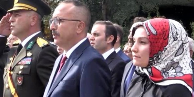 HDP'den bir skandal daha! �stiklal Mar��'n� okumad�