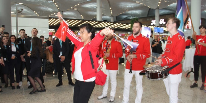 �stanbul Havaliman� 1. ya��n� kutluyor