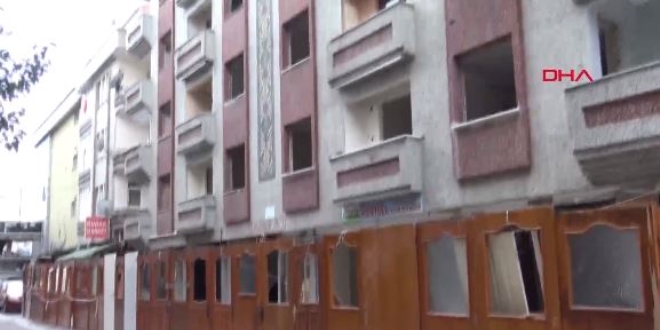 Avclar'da riskli binada akna eviren nlem