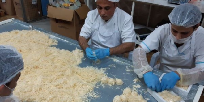 O�lu i�in �retti, �imdi sipari�lere yeti�emiyor