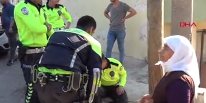Polis, kaçan aracın kaputunda 2 km sürüklendi
