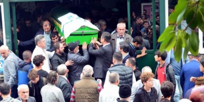 Talihsiz öğrenci göz yaşları içinde toprağa verildi