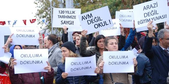 stanbul Anadolu Lisesi, FB'ye devredildi, veliler ve mezunlar protesto etti