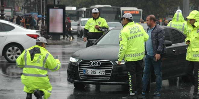 Çakar yasağı başladı, Ankara'da sıkı denetim