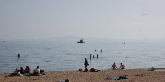 Didim'de kasım ayında denize girdiler