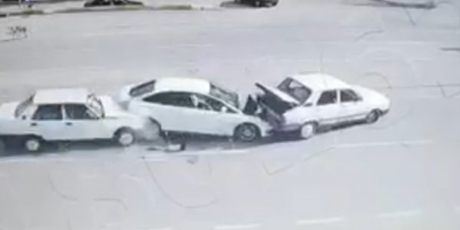 Köpeğe çarpmamak için yavaşladı, 1 kişi öldü