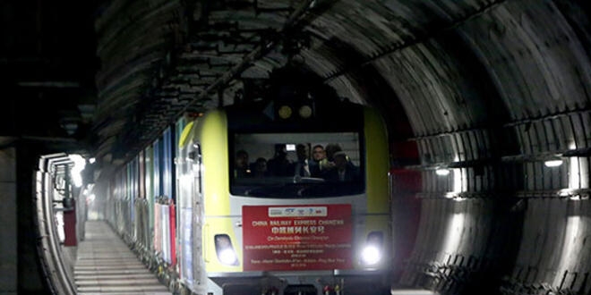 Marmaray'dan tarihi geçiş