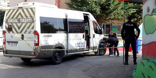 Avc�lar'da servis minib�s�n�n �arpt��� ��renci hayat�n� kaybetti