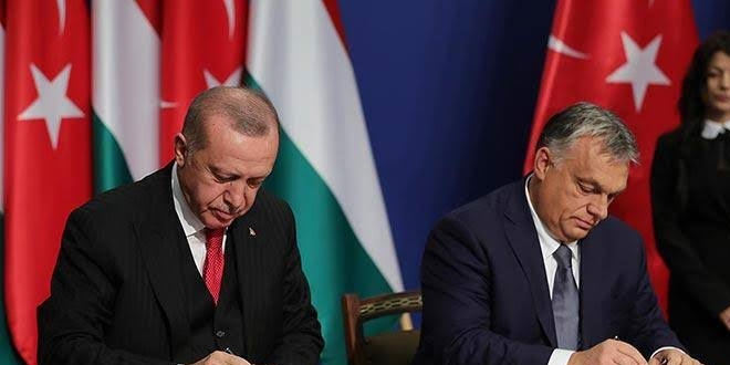 Trkiye ve Macaristan arasnda 10 anlama imzaland