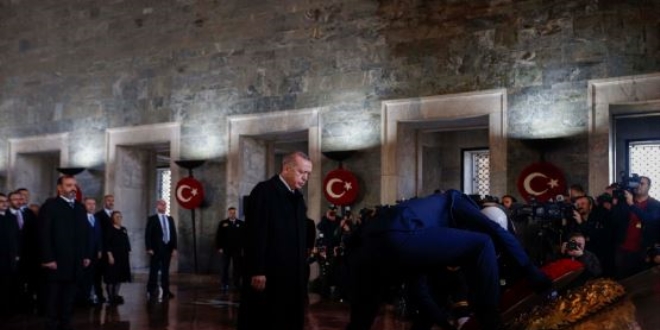 Büyük Önder Atatürk için Anıtkabir'de devlet töreni düzenlendi