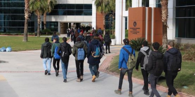 Öğrencilerin devamsızlıklarını silen şahıs tutuklandı