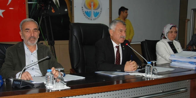 Büyükşehir Meclisinde işçi çıkarmalar gündemde