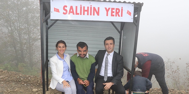 Kadın kaymakam yaptığı hareketle yürekleri ısıttı