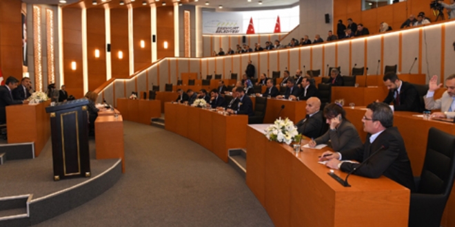 Esenyurt Belediye Meclisinde çirkin saldırı