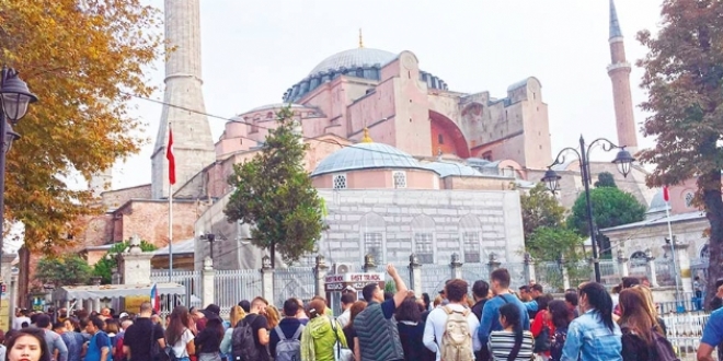 Suudi turist İstanbul'a Atina üzerinden geliyor