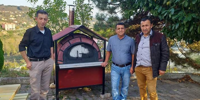Muhtarlık maaşını mahallesine hizmet için harcıyor