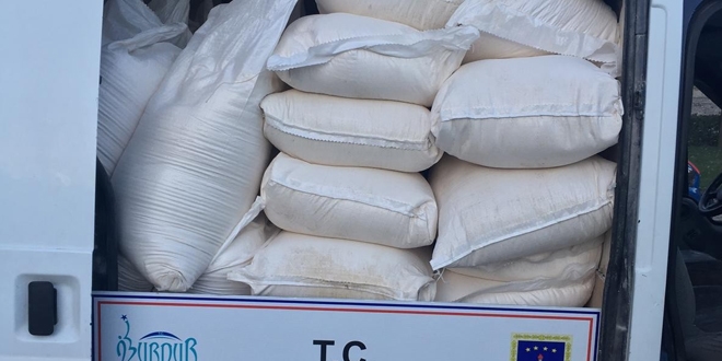 Böceklenmiş unları çuvallarken suçüstü yakalandılar