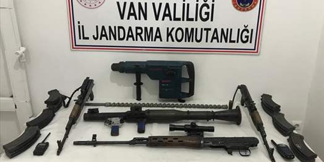 Kıran-6 operasyonunda roketatar ve el bombaları ele geçirildi