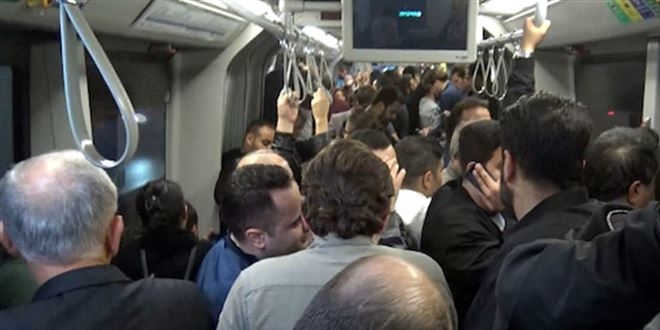 Metrobste zorlu akam yolculuu: Sorun zlemiyor