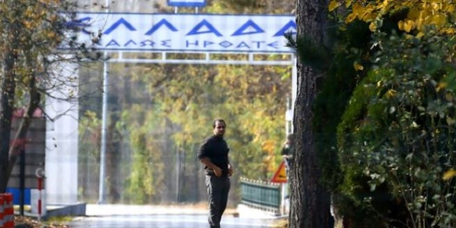 Yunanistan'n almad terristin tamponda bekleyii 4'nc gnnde sryor