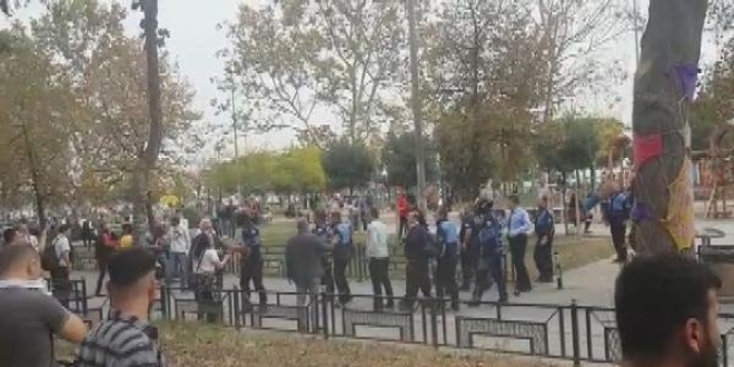 Kartal'da seyyar satıcılara biber gazlı müdahale