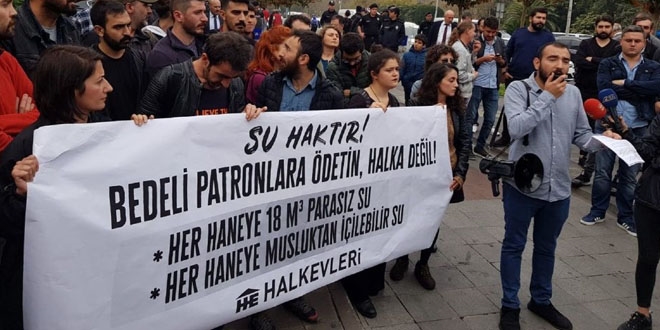 İmamoğlu'nu destekleyen gruptan su zammı protestosu