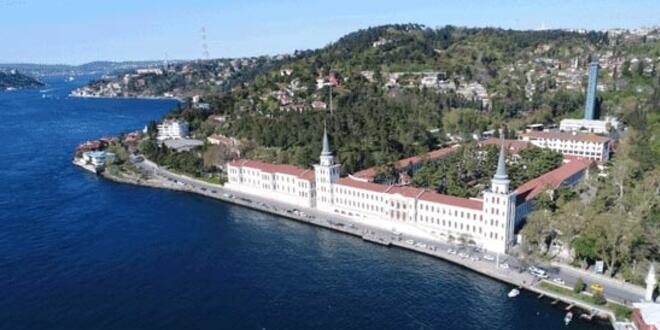 Öğrencilere gerçeğe aykırı rapor veren doktor tutuklandı