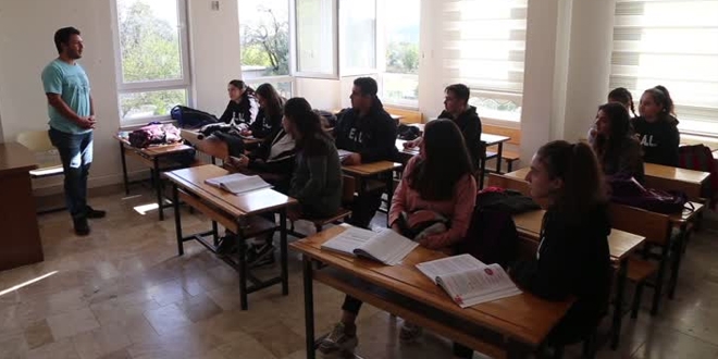 Müdür ve öğretmenler öğrencileri için odalarından vazgeçti